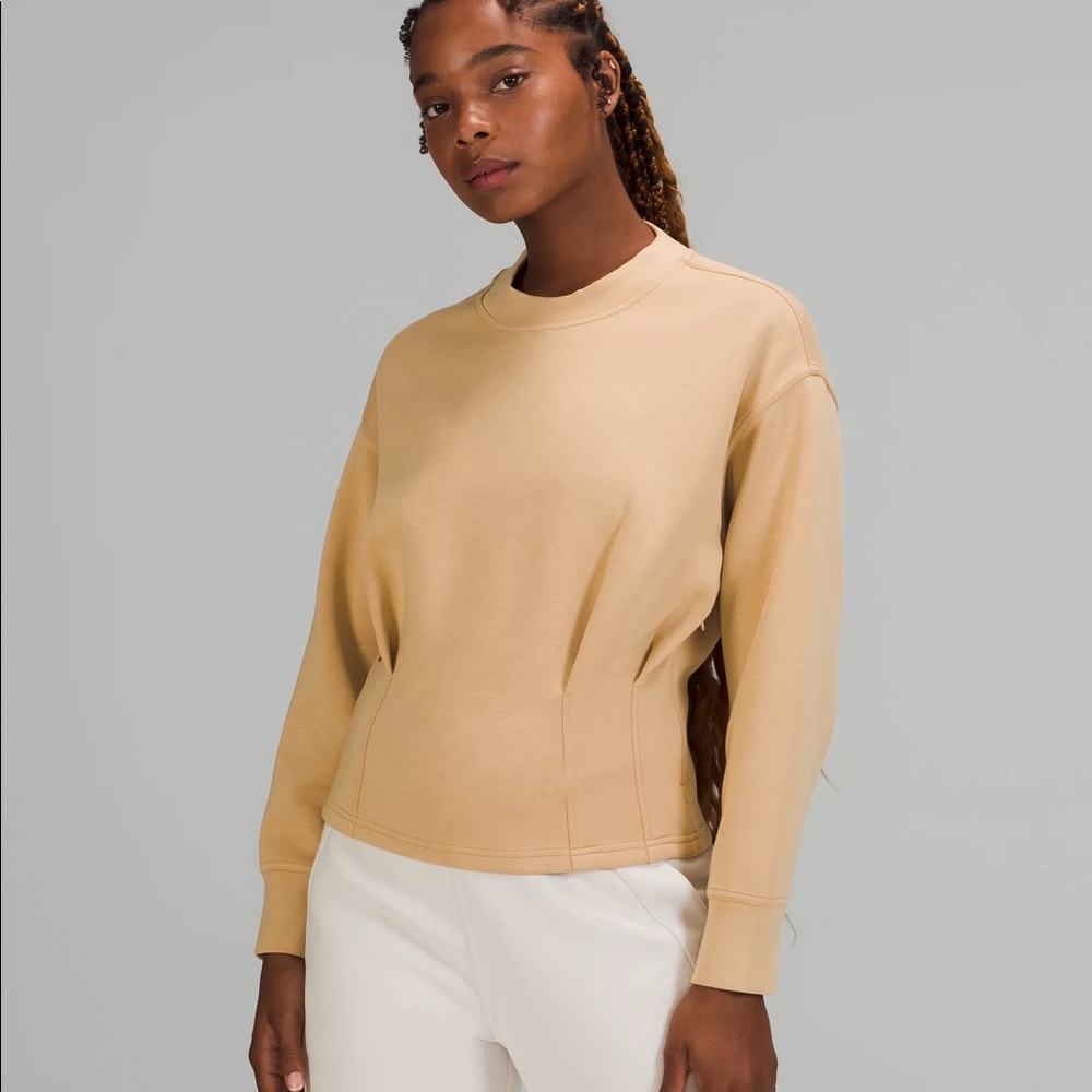 Gathered Waist Crew Pullover